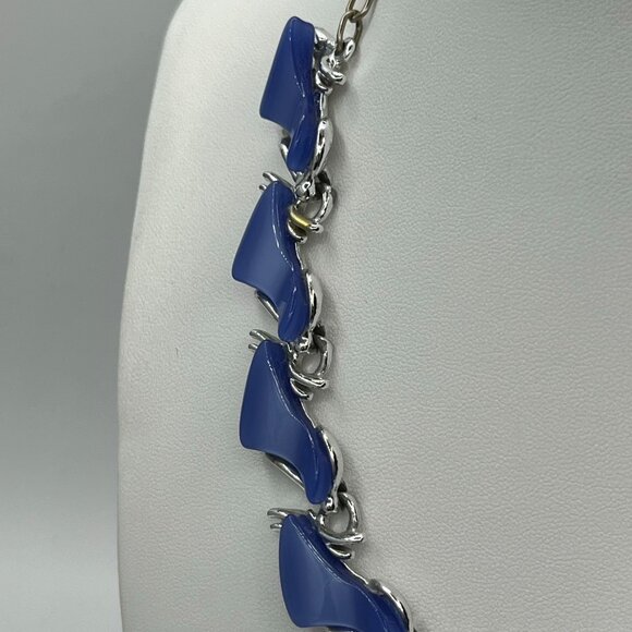 Vintage ART Opaque Blue Thermoset Necklace JP232 - Picture 4 of 6